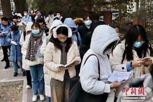 躺的真平！内姆哈德8投1中仅得到2分5助 还出现5次失误